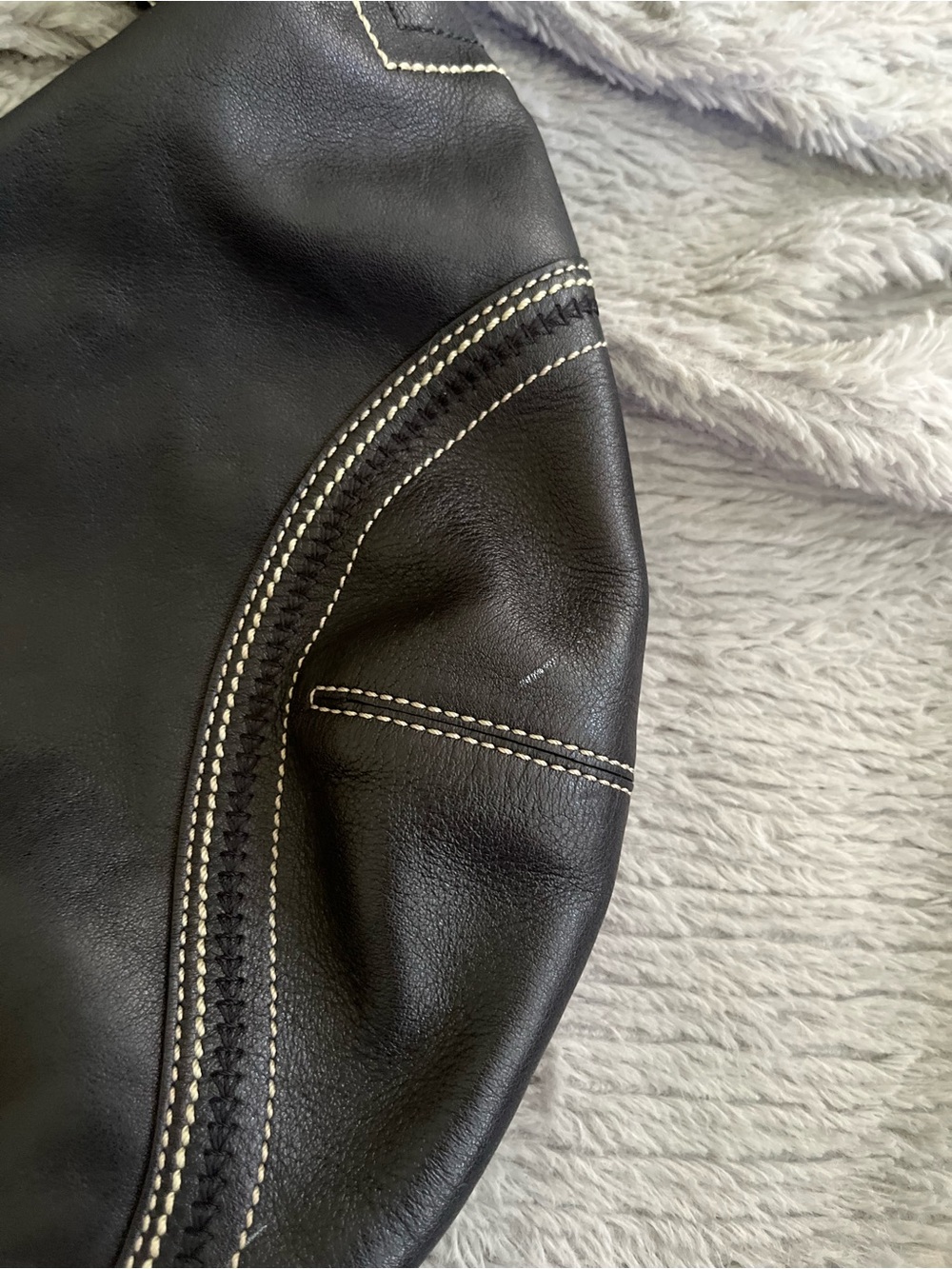 Coach Black Leather Hobo Bag with Contrast Stitching - Picture 7 of 9